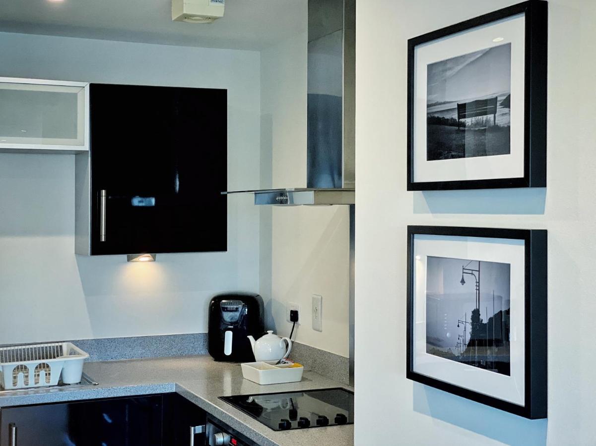 Artistic And Luxurious Apt With Sea View. Beach Side Swansea Exterior photo